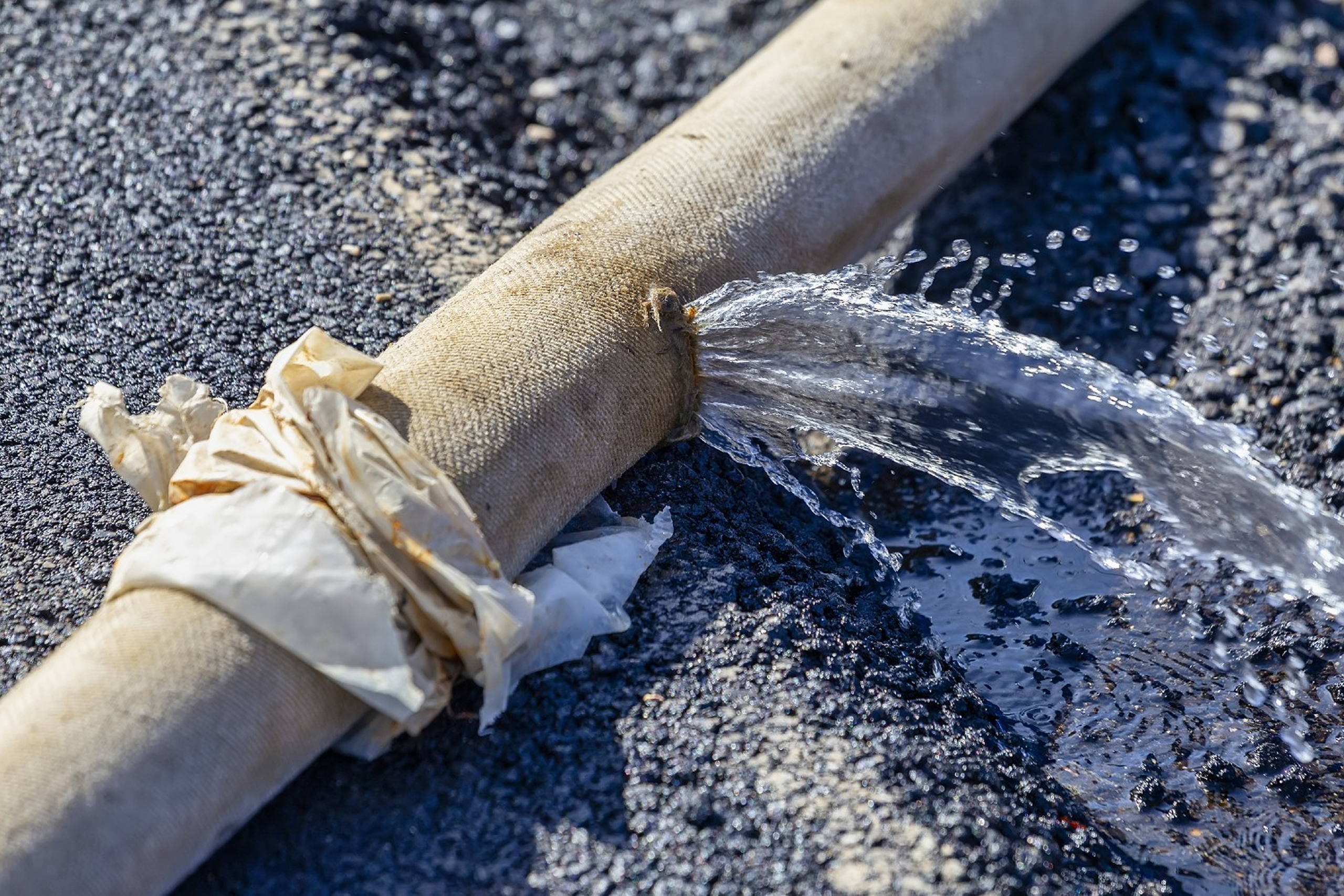 Water is leaking from the pipe