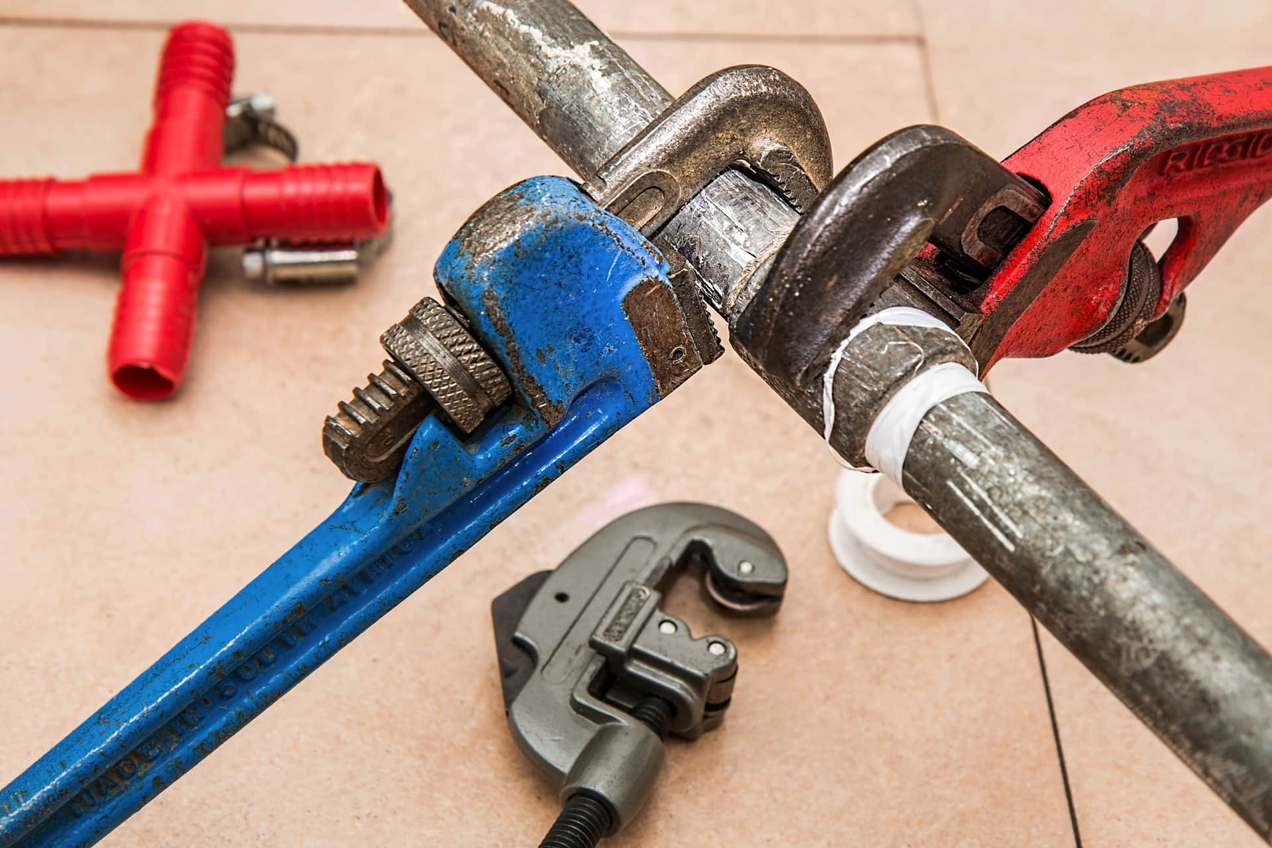 Fixing pipe with tools